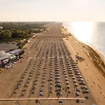 Find Peace Near The Sea In Our Welcoming Flat * ביביונה