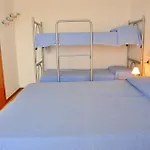 דירה Find Peace Near The Sea In Our Welcoming Flat